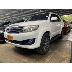 TOYOTA FORTUNER [FL] 2.7L...