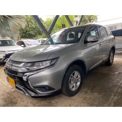 MITSUBISHI OUTLANDER...