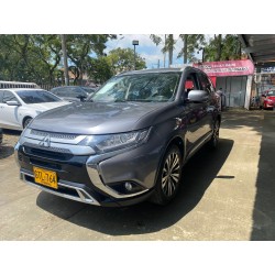 MITSUBISHI OUTLANDER...