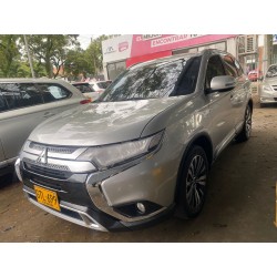 MITSUBISHI OUTLANDER...
