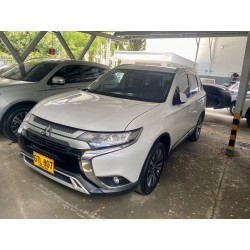 MITSUBISHI OUTLANDER...