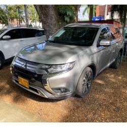 MITSUBISHI OUTLANDER...